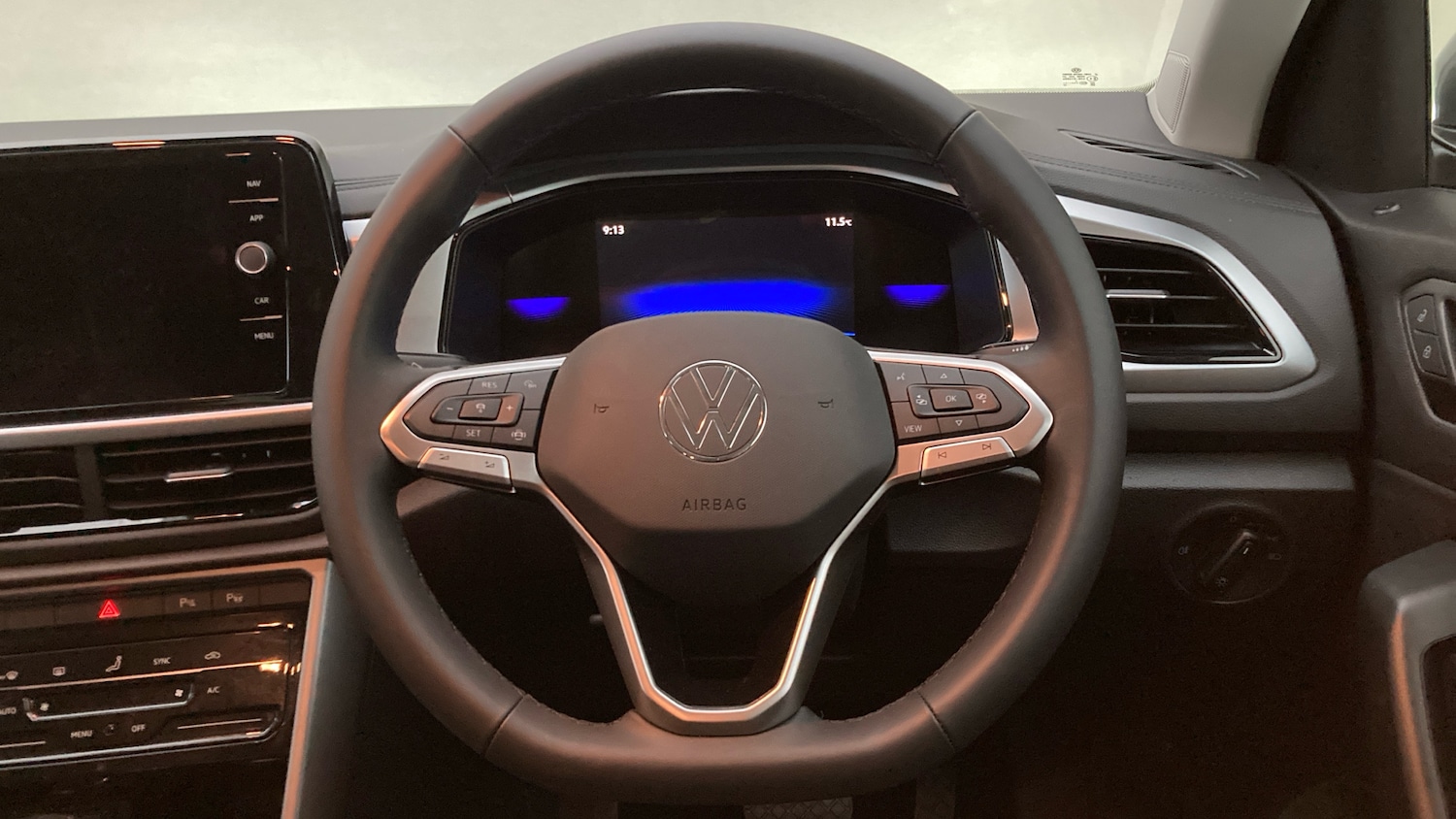 Used Volkswagen T-Roc 2025 for sale - 76127097: Photo 10