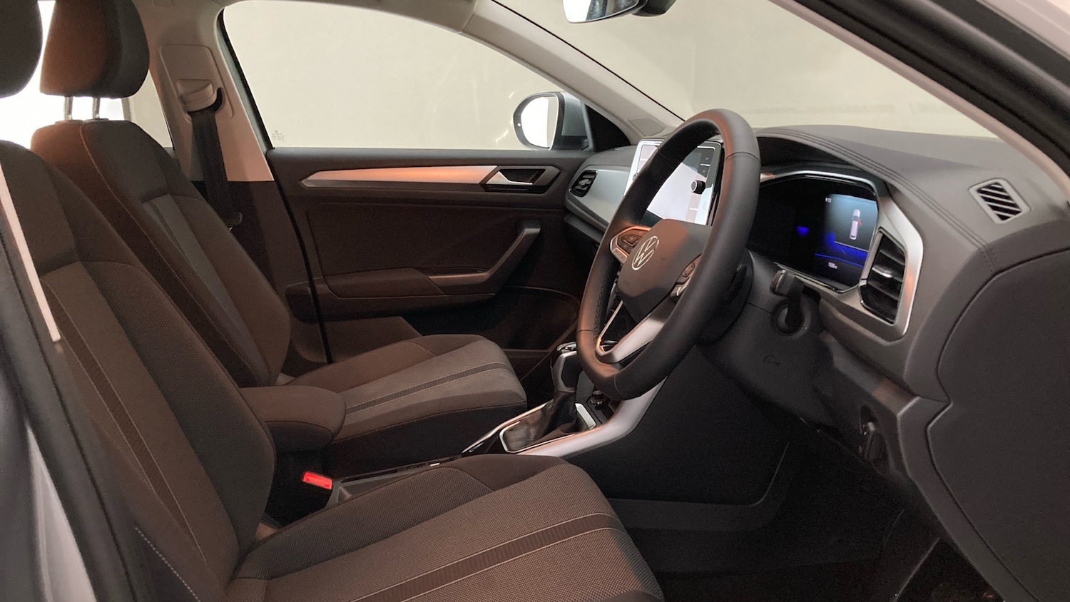 Used Volkswagen T-Roc 2025 for sale - 76127097: Photo 15