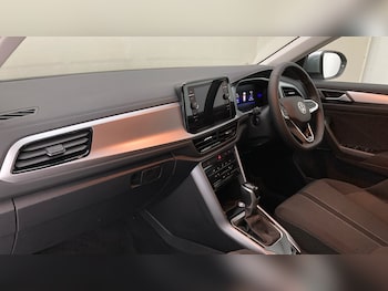 Used Volkswagen T-Roc 2025 for sale - 76127097: Photo 2