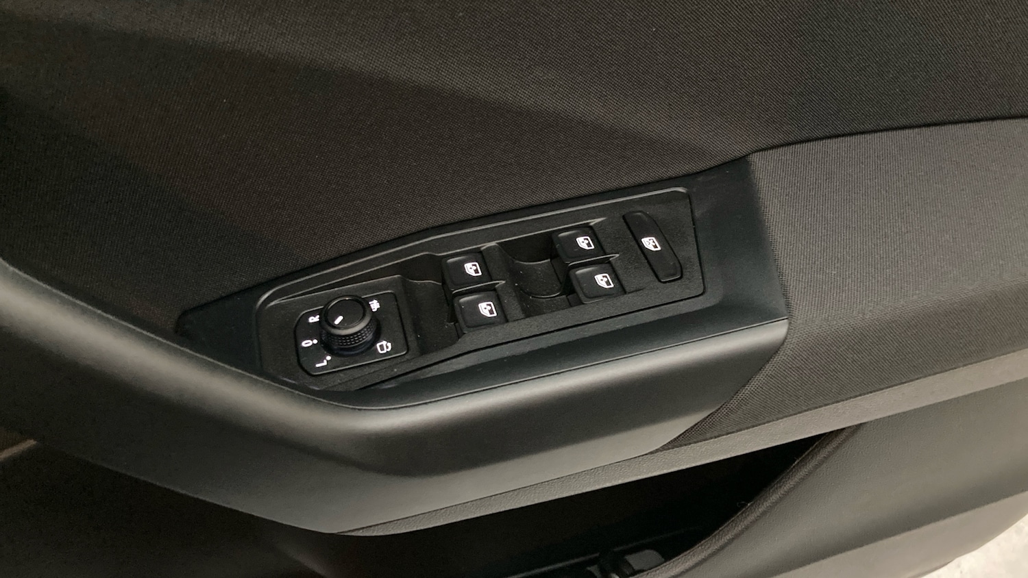 Used Volkswagen T-Roc 2025 for sale - 76127097: Photo 30