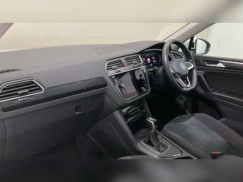 Used Volkswagen Tiguan 2022 for sale - 76101213: Photo 2