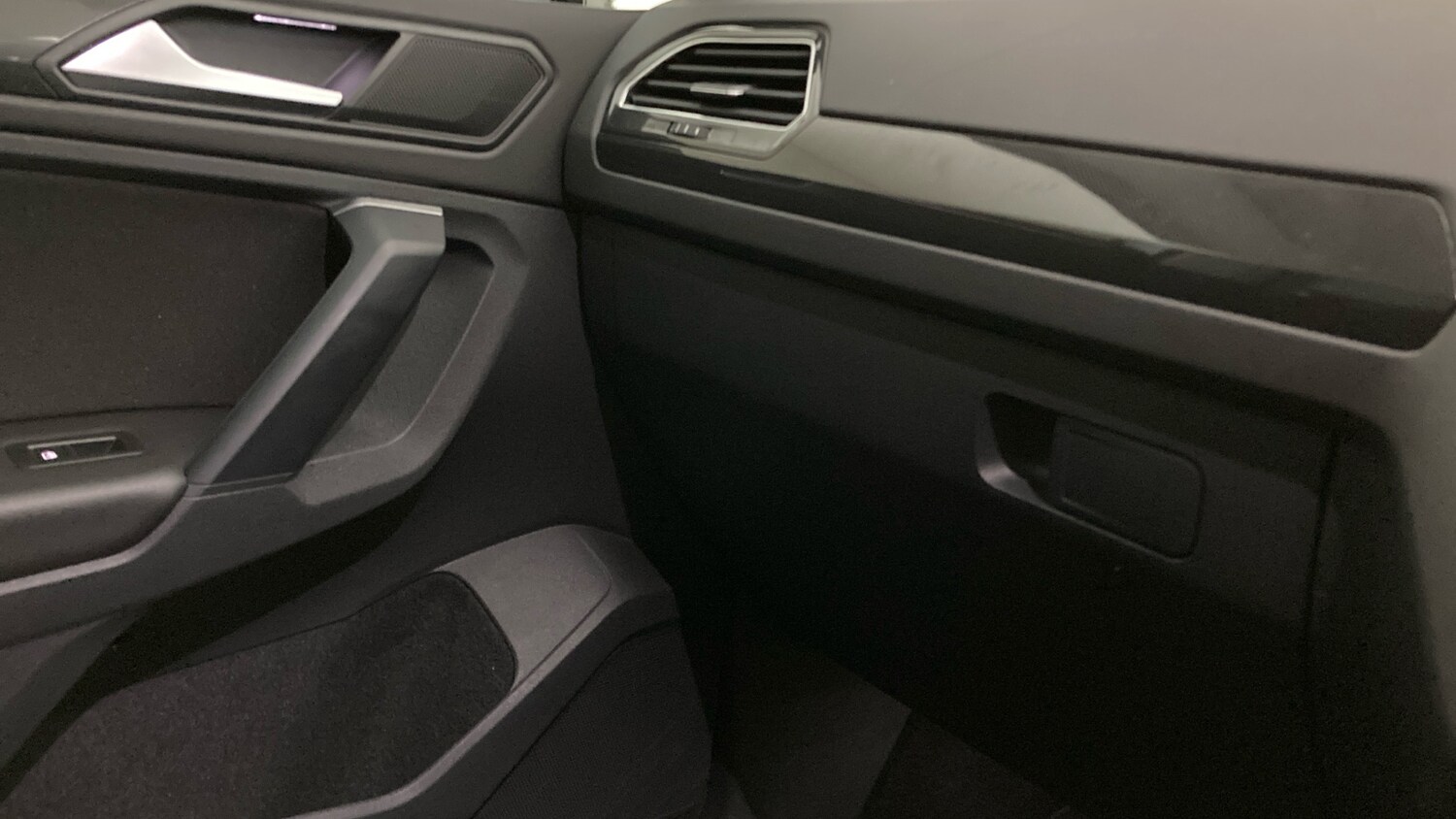 Used Volkswagen Tiguan 2022 for sale - 76101213: Photo 35