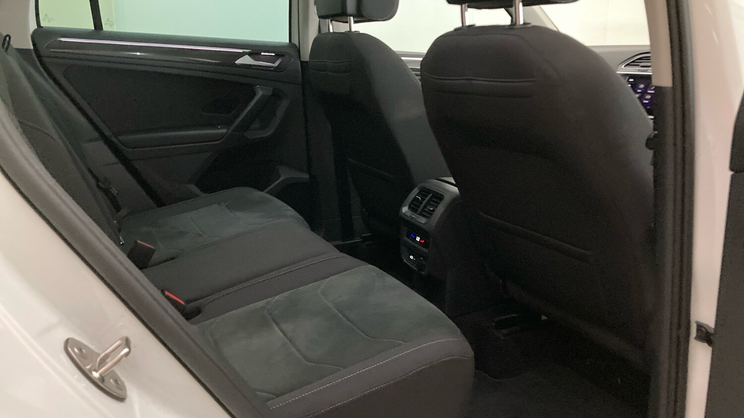 Used Volkswagen Tiguan 2022 for sale - 76101213: Photo 36