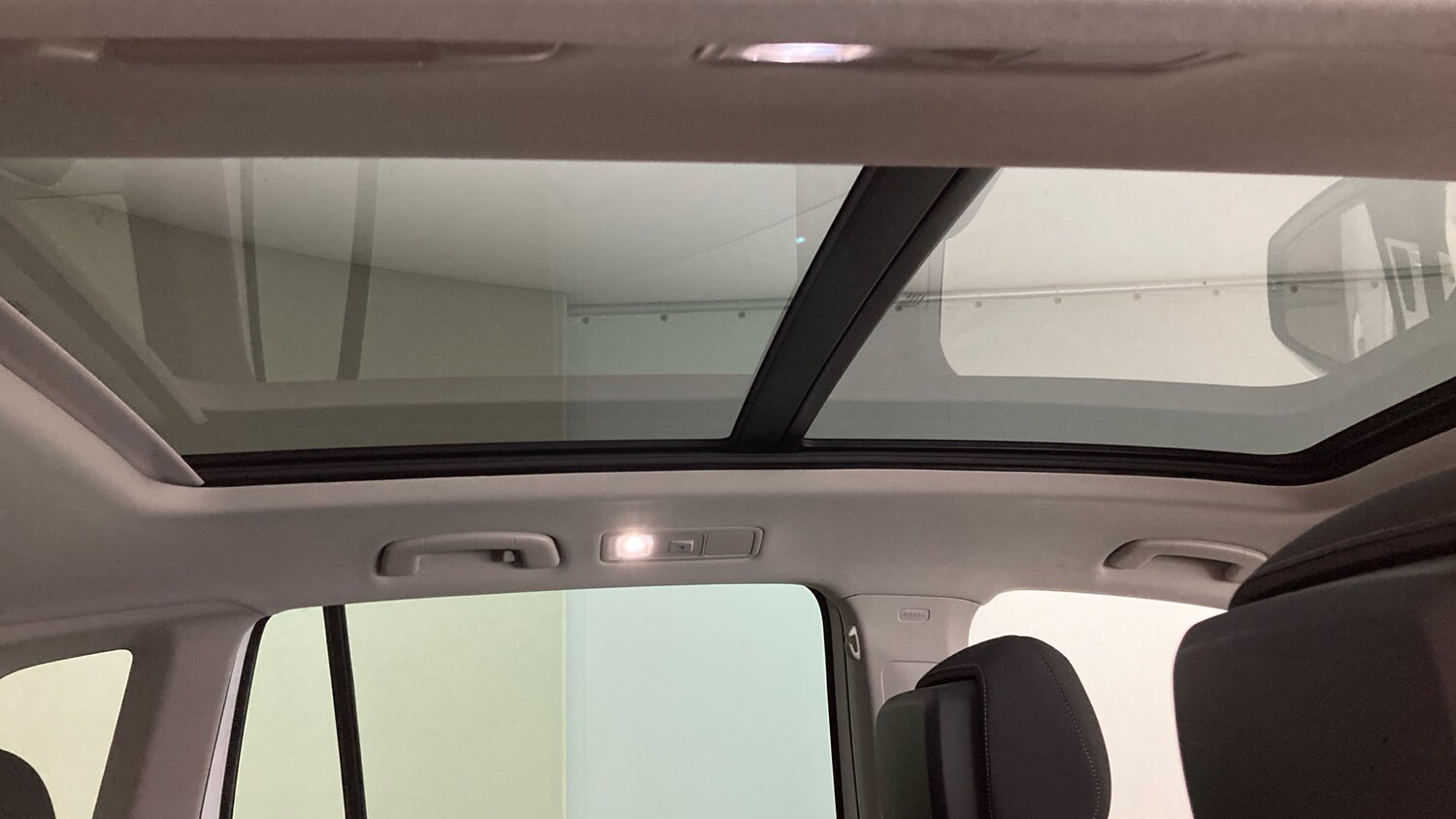 Used Volkswagen Tiguan 2022 for sale - 76101213: Photo 37