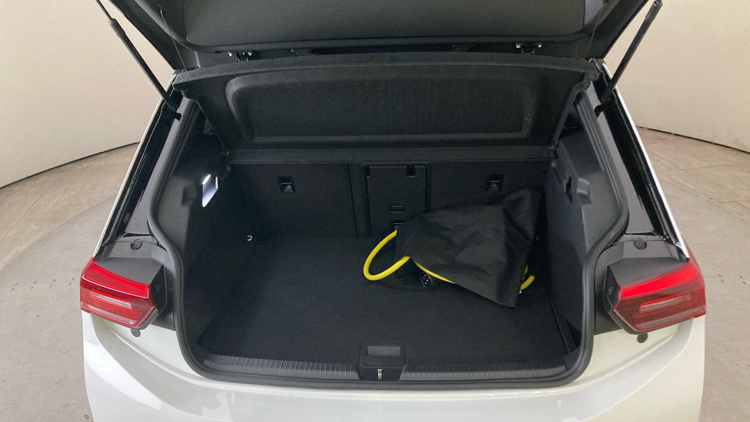 Used Volkswagen ID.3 2023 for sale - 76436182: Photo 20