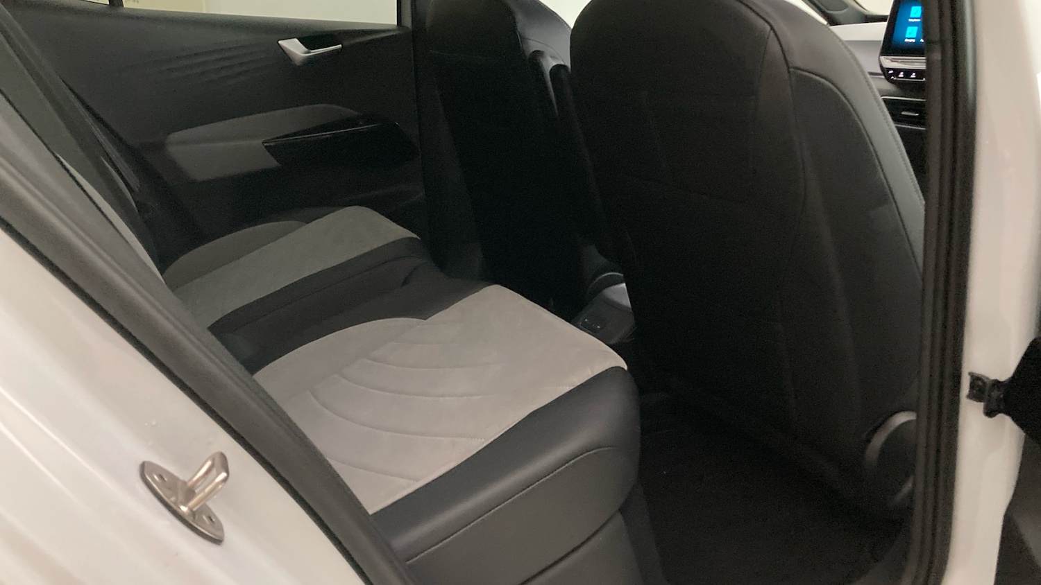 Used Volkswagen ID.3 2023 for sale - 76436182: Photo 36