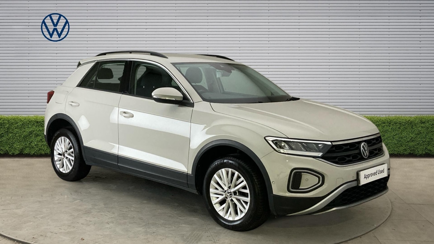 Used Volkswagen T-Roc 2023 for sale - 77906226: Photo 1