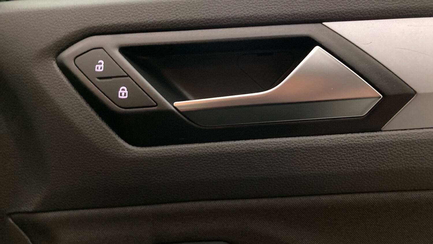 Used Volkswagen T-Roc 2023 for sale - 77906226: Photo 29