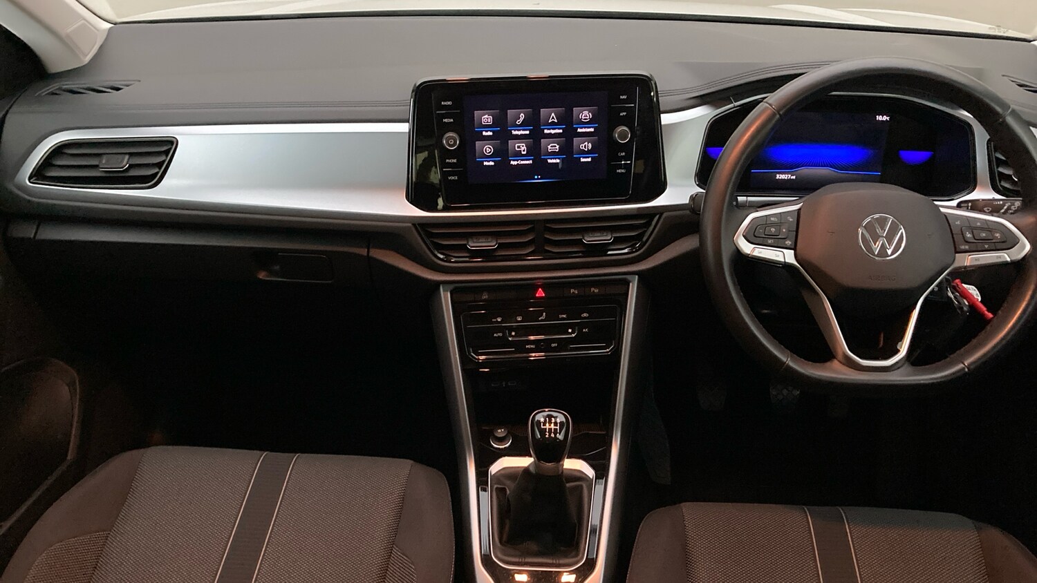 Used Volkswagen T-Roc 2023 for sale - 77906226: Photo 9