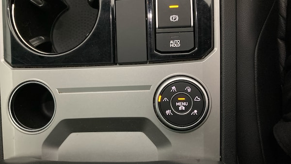 Used Volkswagen Touareg 2018 for sale - 76219617: Photo 32