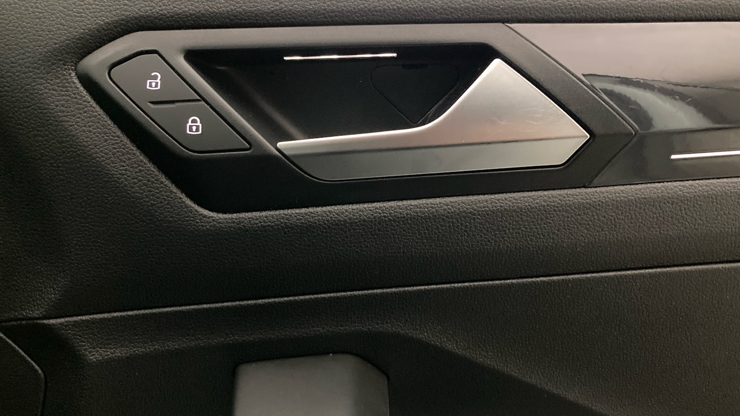 Used Volkswagen T-Roc 2019 for sale - 78015150: Photo 30