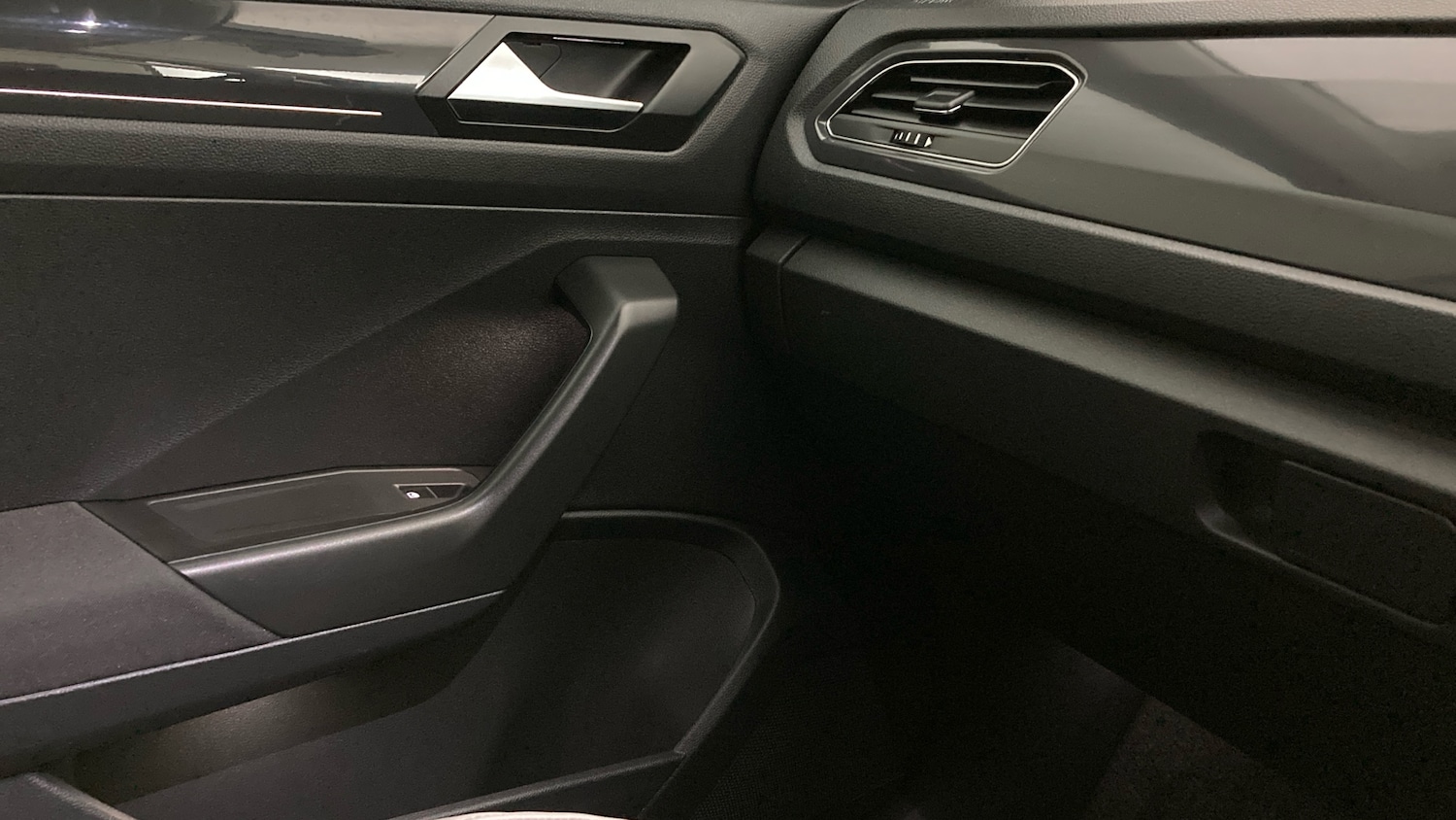 Used Volkswagen T-Roc 2019 for sale - 78015150: Photo 32