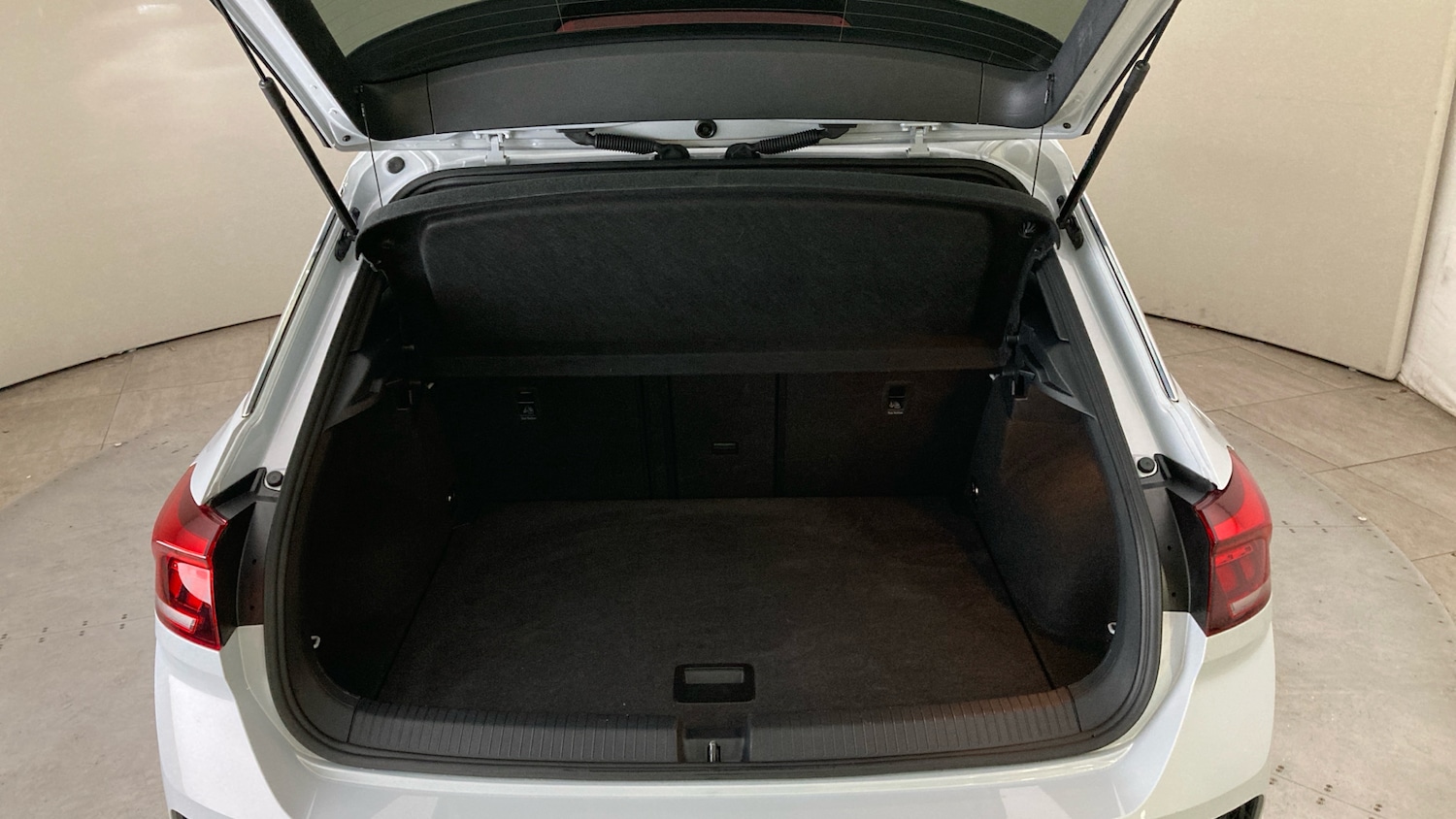 Used Volkswagen T-Roc 2022 for sale - 76101210: Photo 20