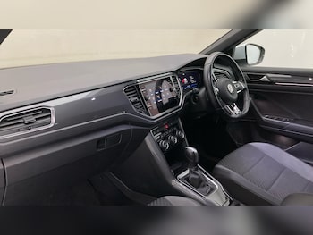 Used Volkswagen T-Roc 2022 for sale - 76101210: Photo 2