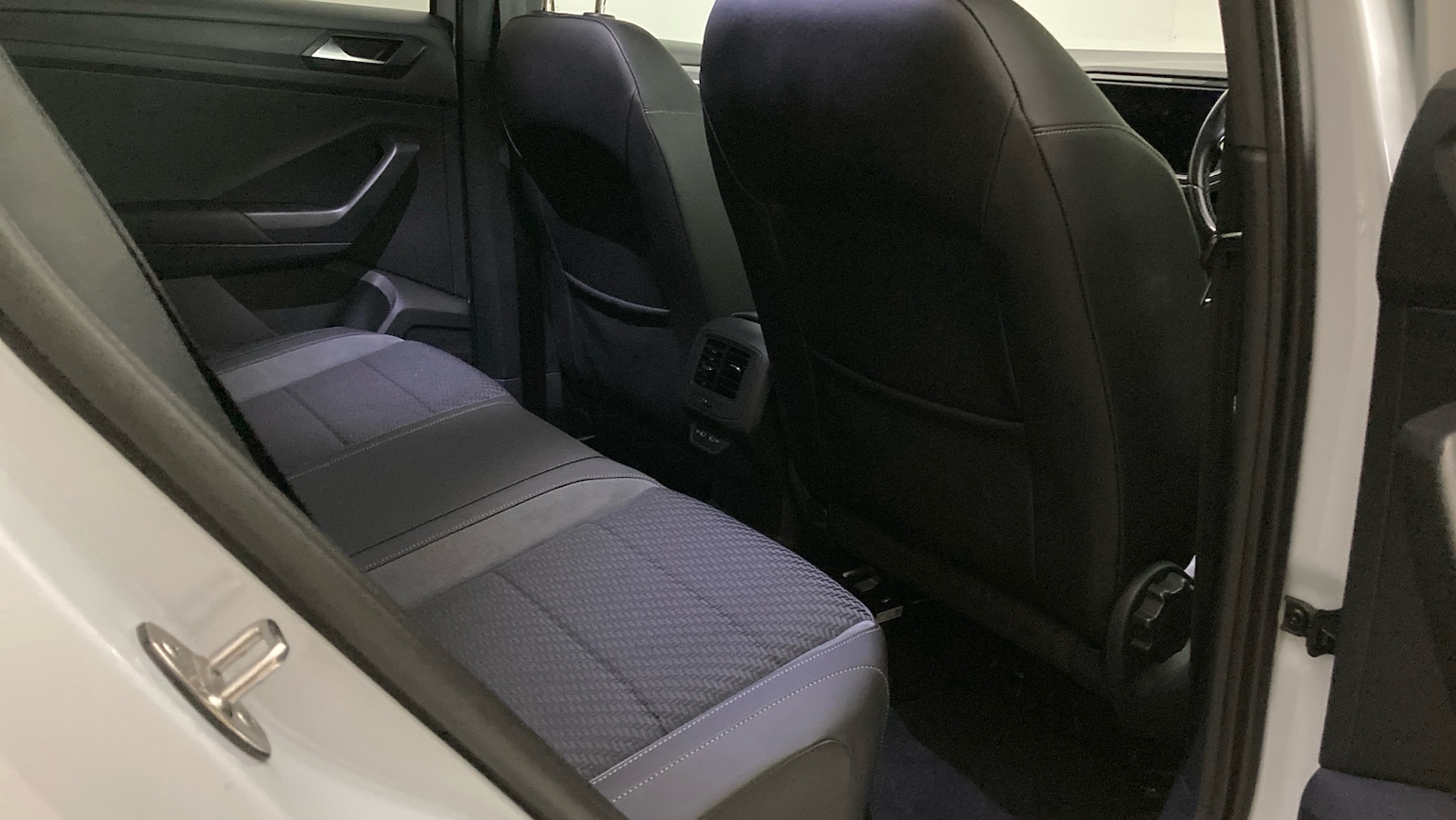 Used Volkswagen T-Roc 2022 for sale - 76101210: Photo 36