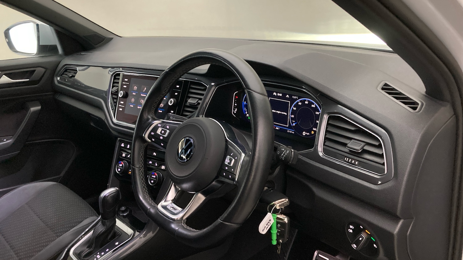 Used Volkswagen T-Roc 2022 for sale - 76101210: Photo 6
