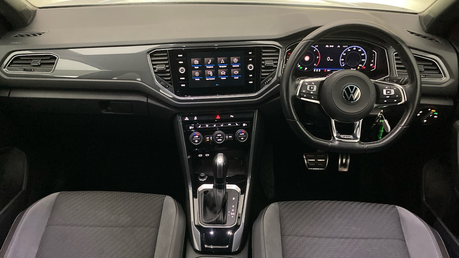 Used Volkswagen T-Roc 2022 for sale - 76101210: Photo 9