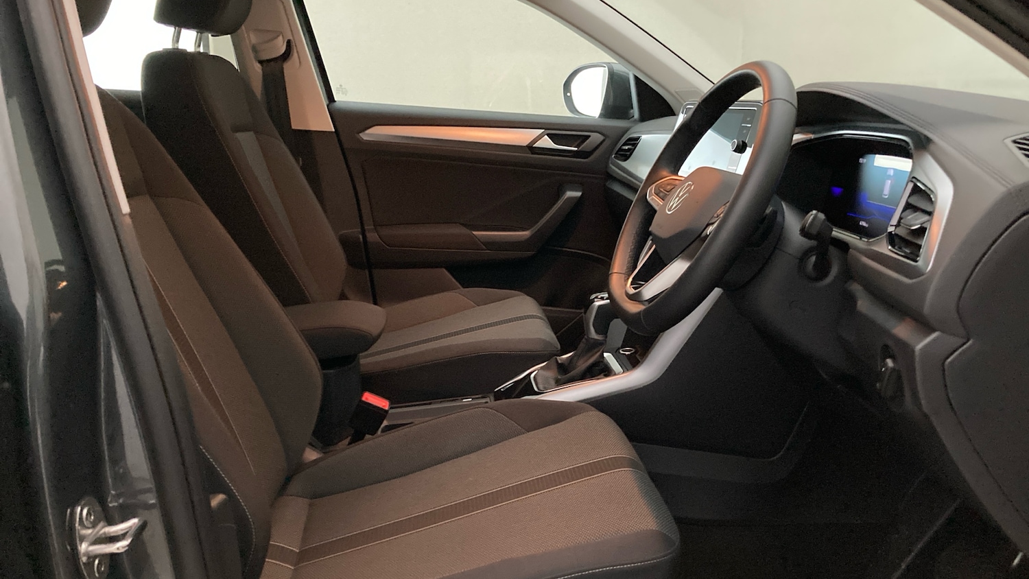 Used Volkswagen T-Roc 2025 for sale - 76907669: Photo 15