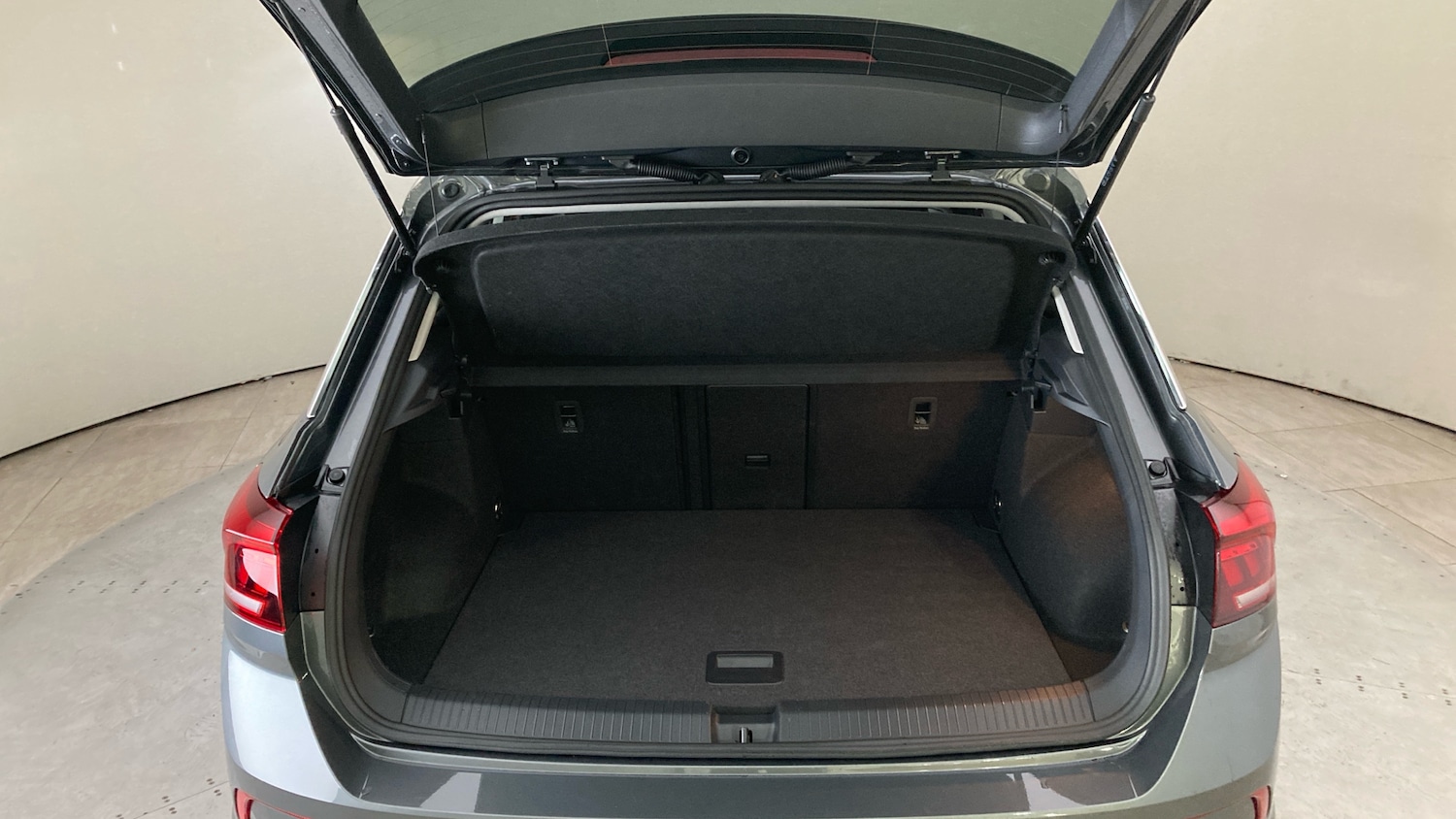 Used Volkswagen T-Roc 2025 for sale - 76907669: Photo 20