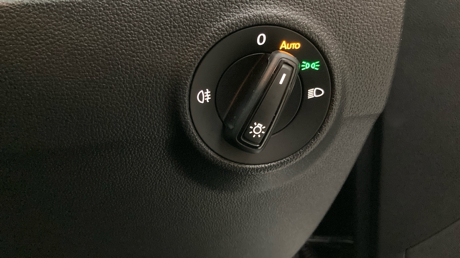 Used Volkswagen T-Roc 2025 for sale - 76907669: Photo 30