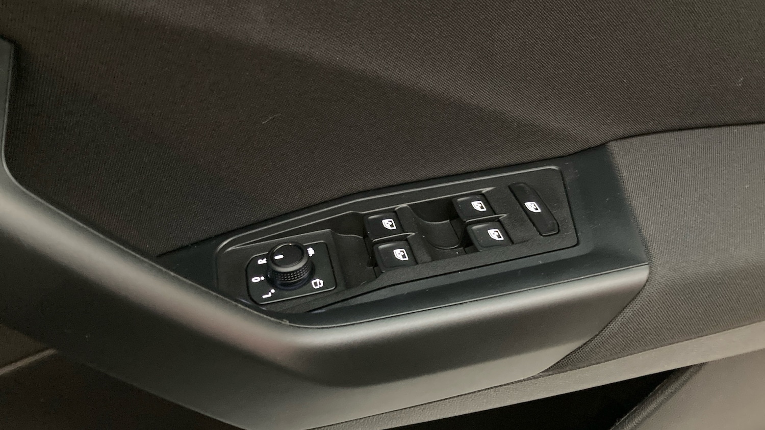 Used Volkswagen T-Roc 2025 for sale - 76907669: Photo 31