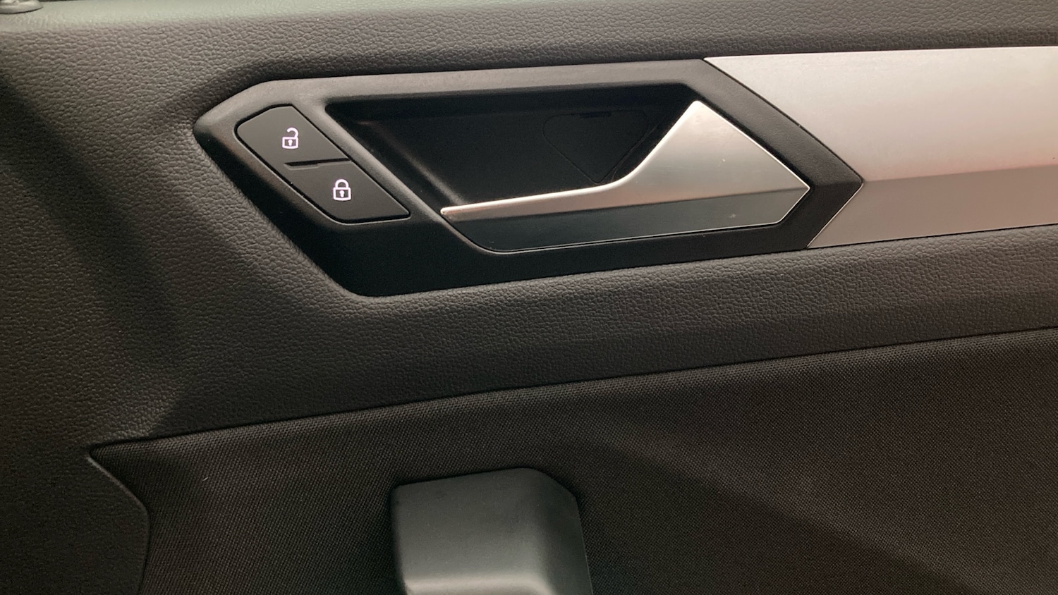 Used Volkswagen T-Roc 2025 for sale - 76907669: Photo 32