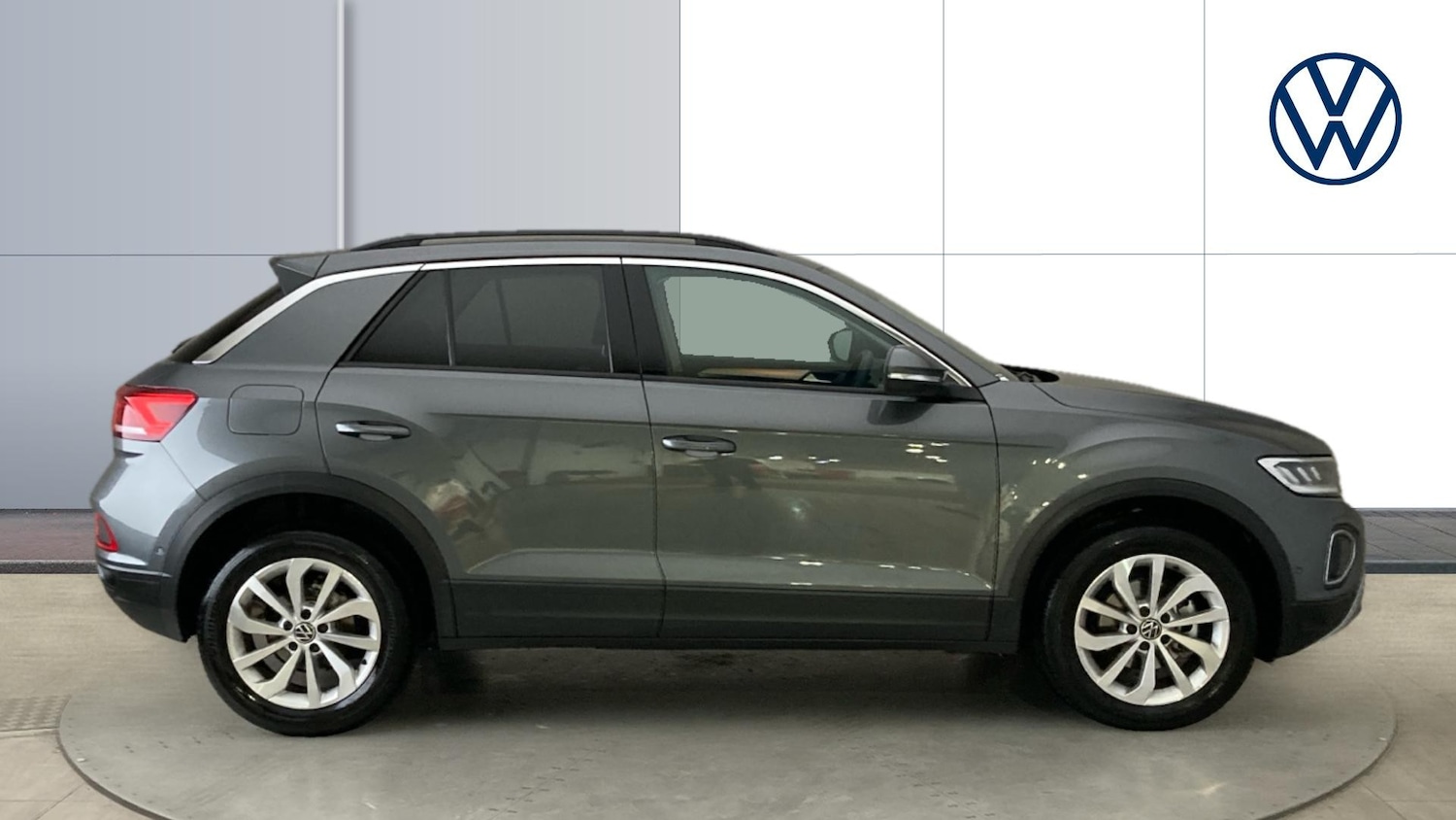 Used Volkswagen T-Roc 2025 for sale - 76907669: Photo 4