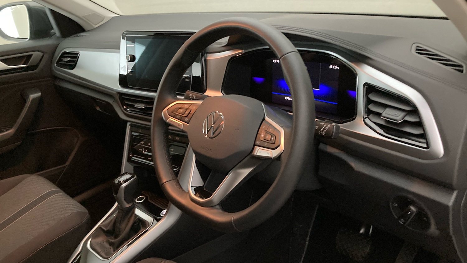 Used Volkswagen T-Roc 2025 for sale - 76907669: Photo 6