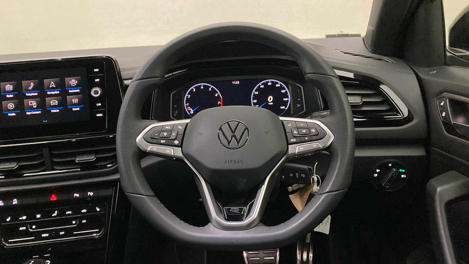 Used Volkswagen T-Roc 2025 for sale - 76907668: Photo 10