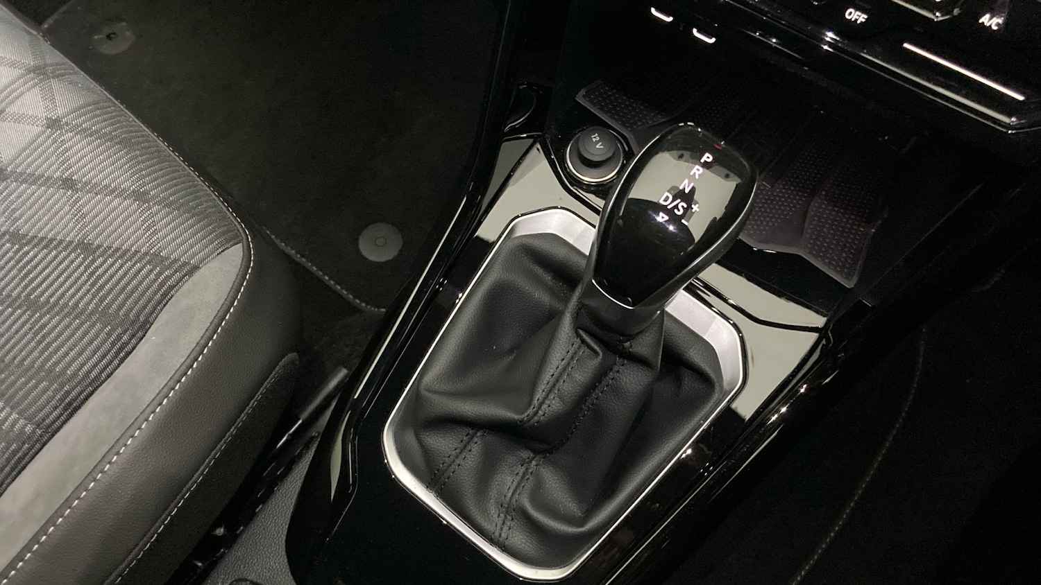 Used Volkswagen T-Roc 2025 for sale - 76907668: Photo 14