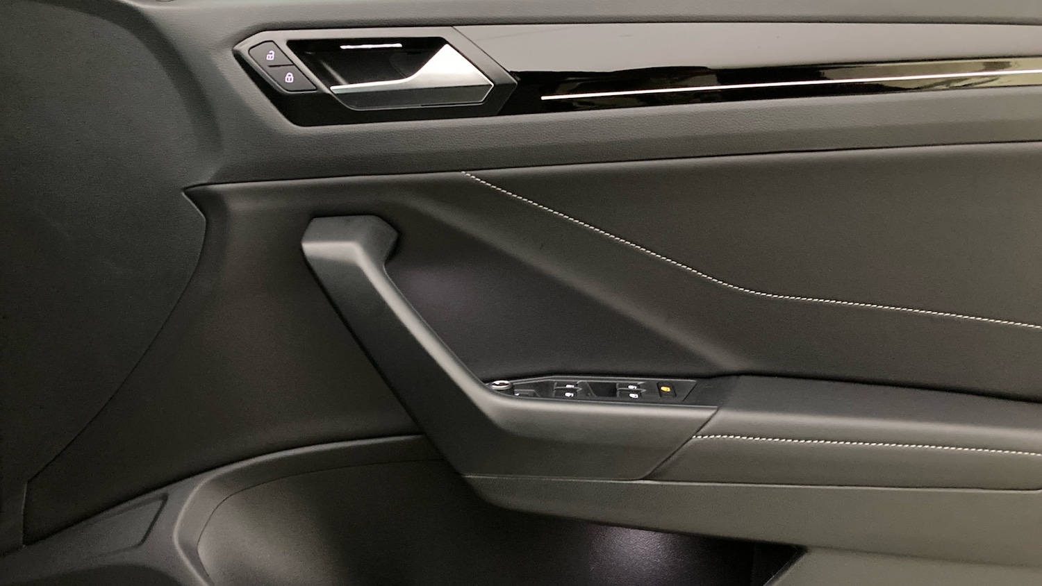 Used Volkswagen T-Roc 2025 for sale - 76907668: Photo 19