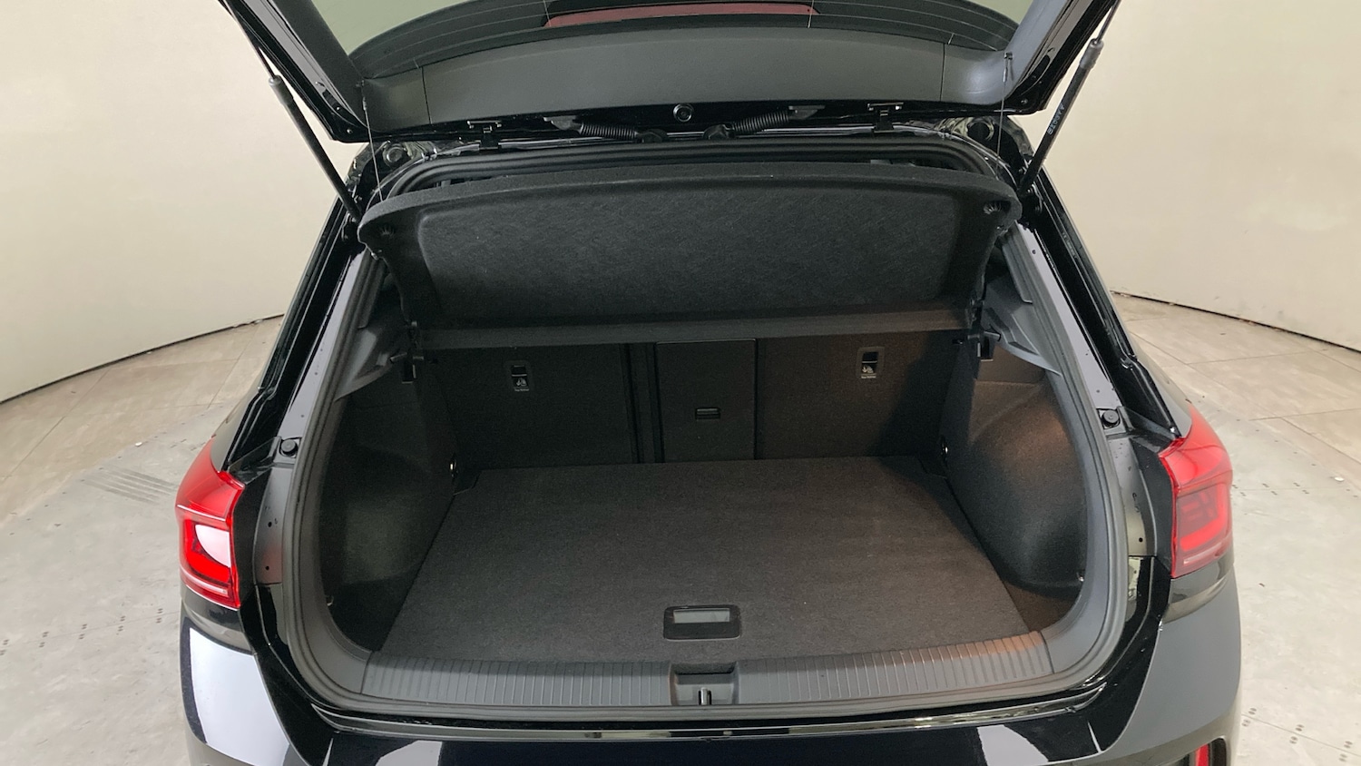 Used Volkswagen T-Roc 2025 for sale - 76907668: Photo 20