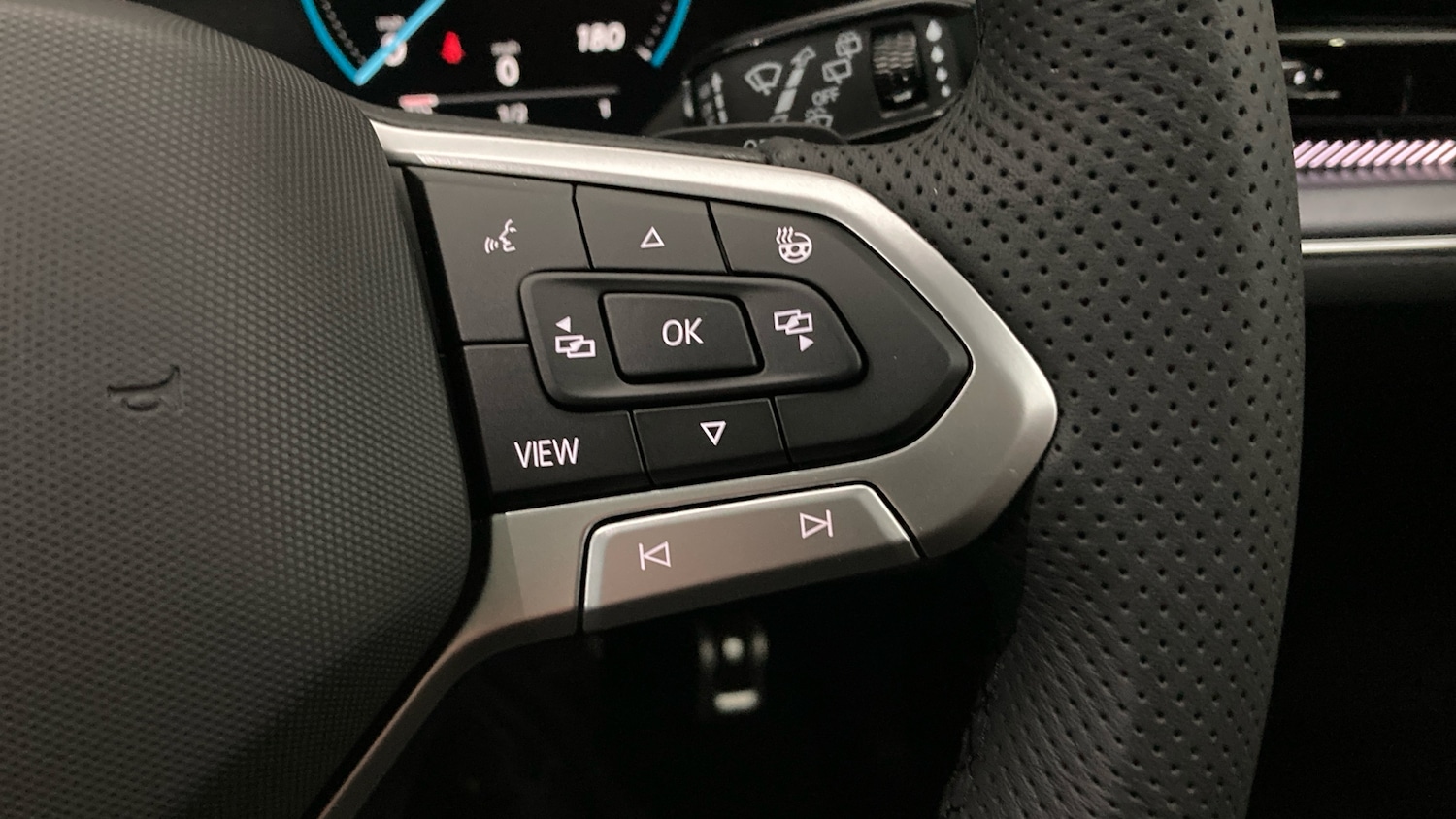 Used Volkswagen Touareg 2025 for sale - 76329899: Photo 18