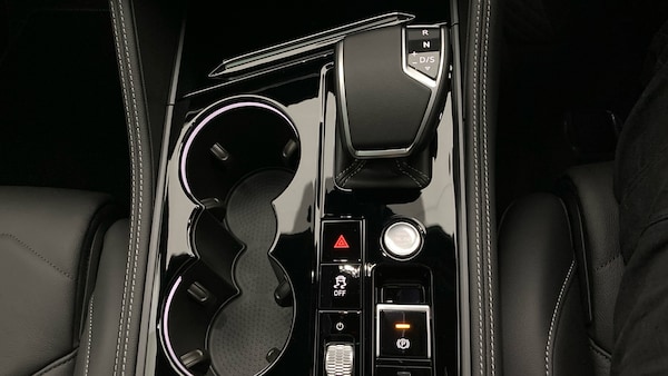 Used Volkswagen Touareg 2025 for sale - 76329899: Photo 32