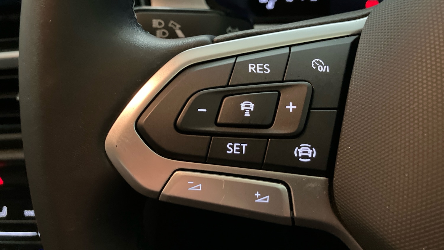 Used Volkswagen T-Roc 2023 for sale - 77775007: Photo 17