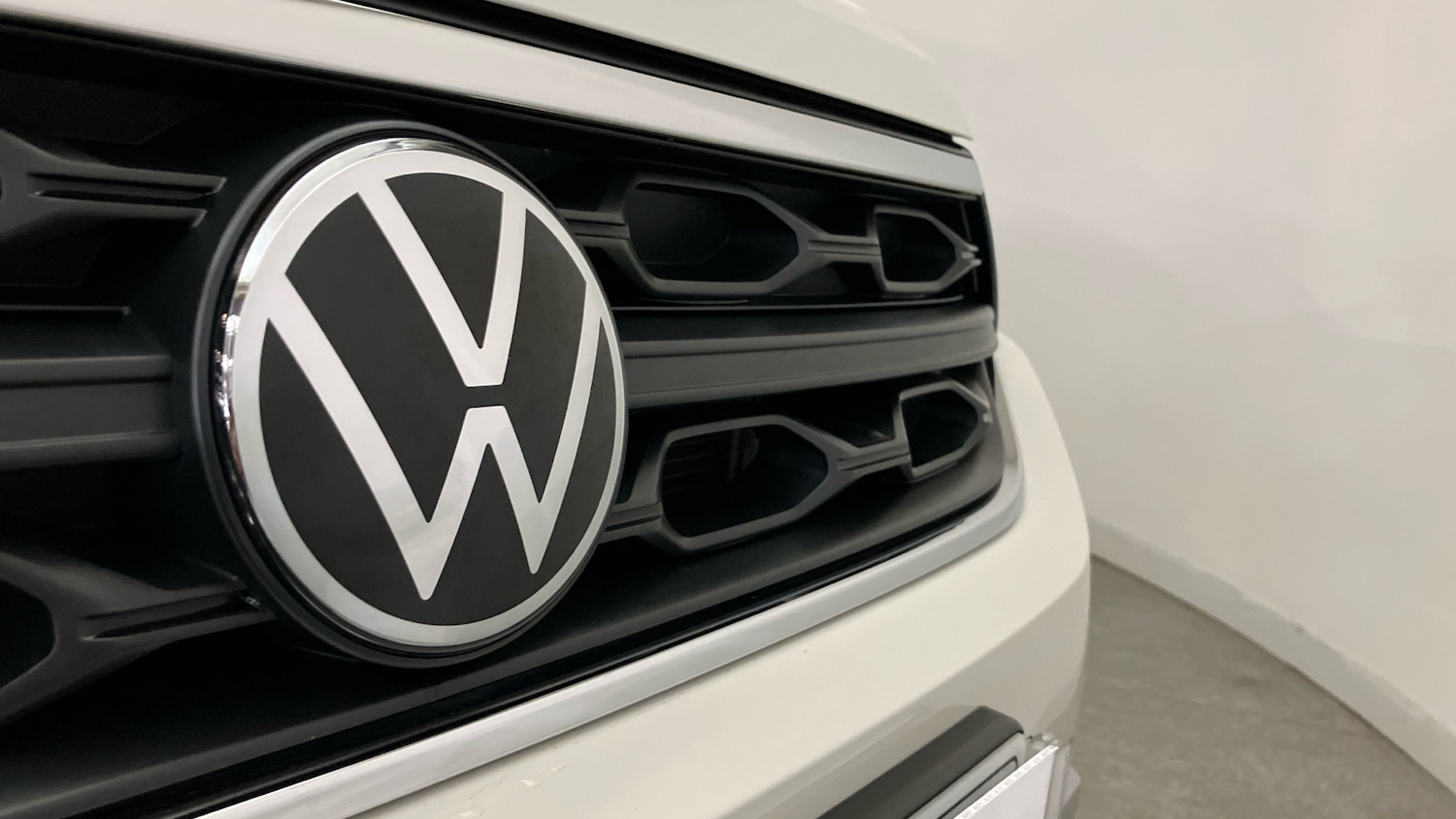 Used Volkswagen T-Roc 2023 for sale - 77775007: Photo 29