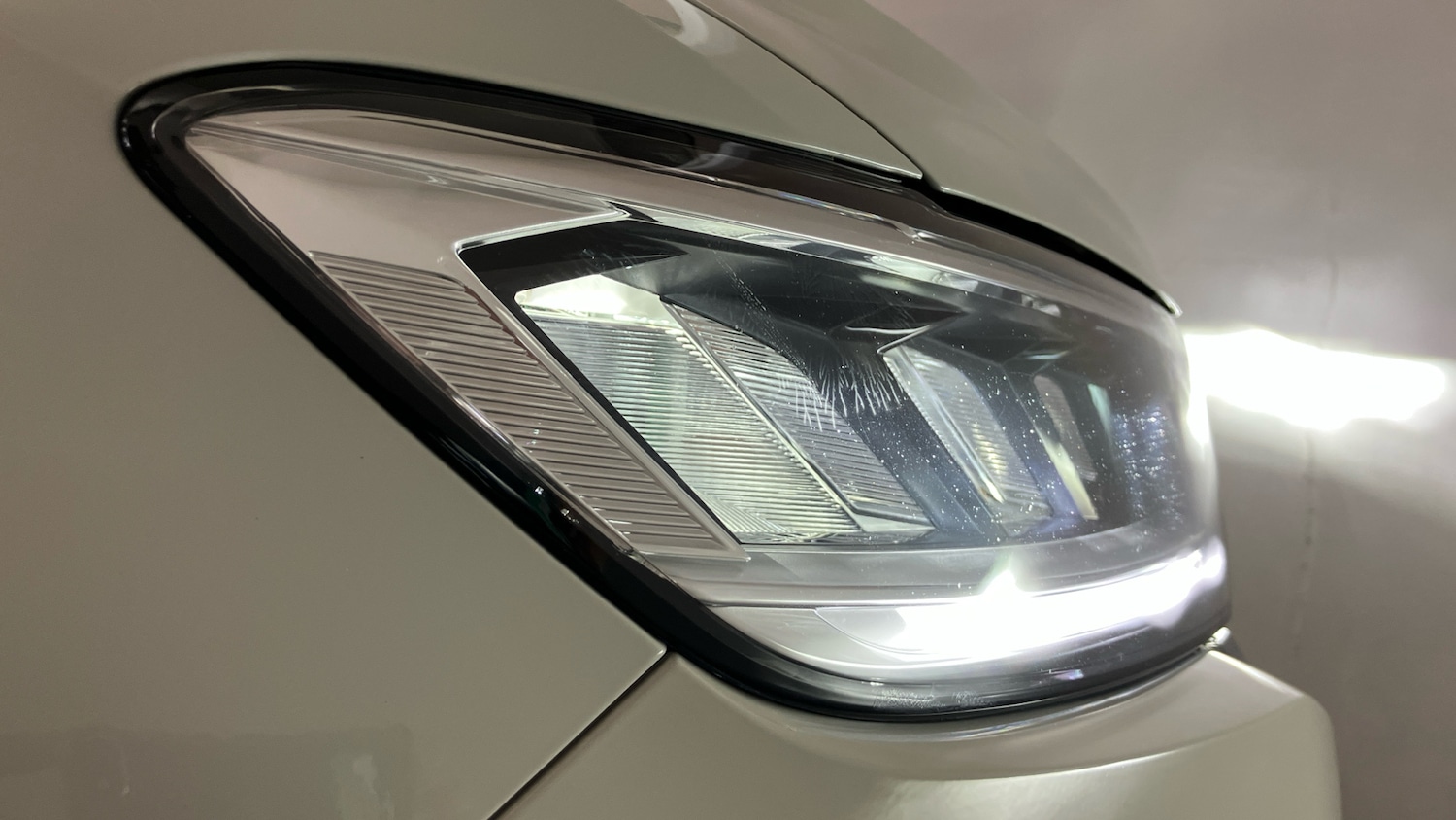 Used Volkswagen T-Roc 2023 for sale - 77775007: Photo 34