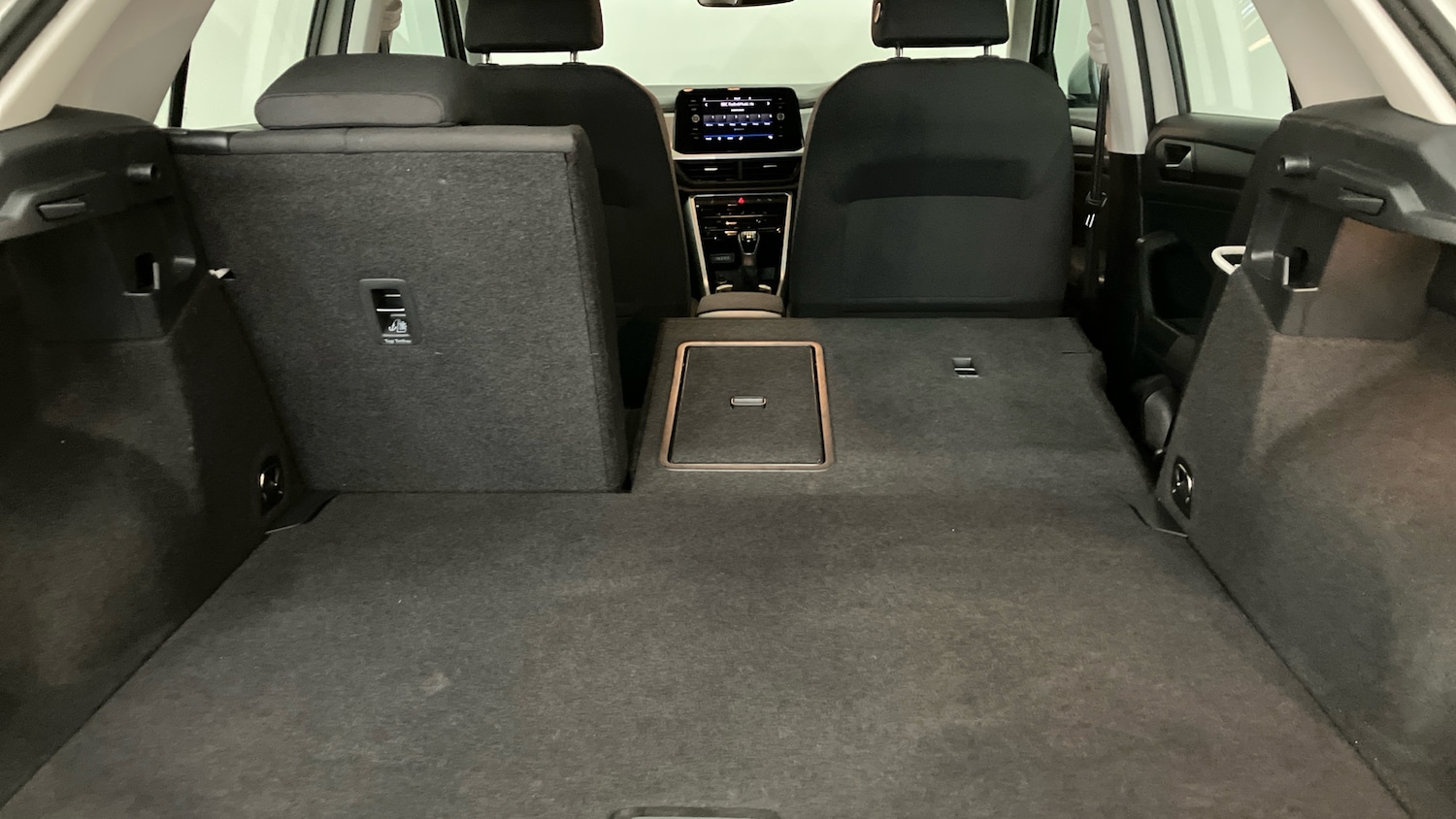 Used Volkswagen T-Roc 2023 for sale - 77775007: Photo 35