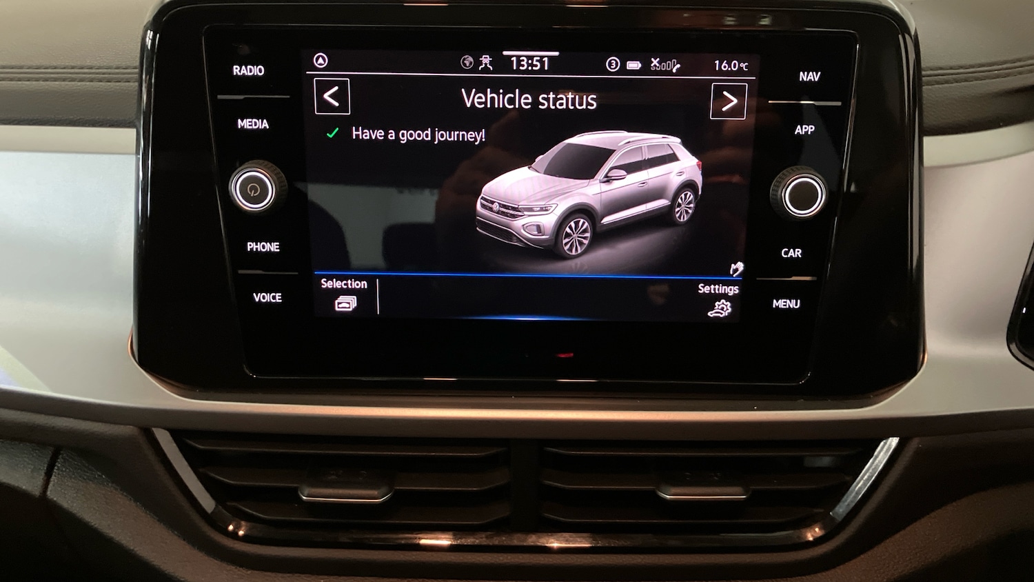 Used Volkswagen T-Roc 2023 for sale - 77775007: Photo 43