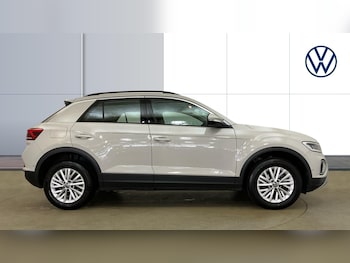 Used Volkswagen T-Roc 2023 for sale - 77775007: Photo
