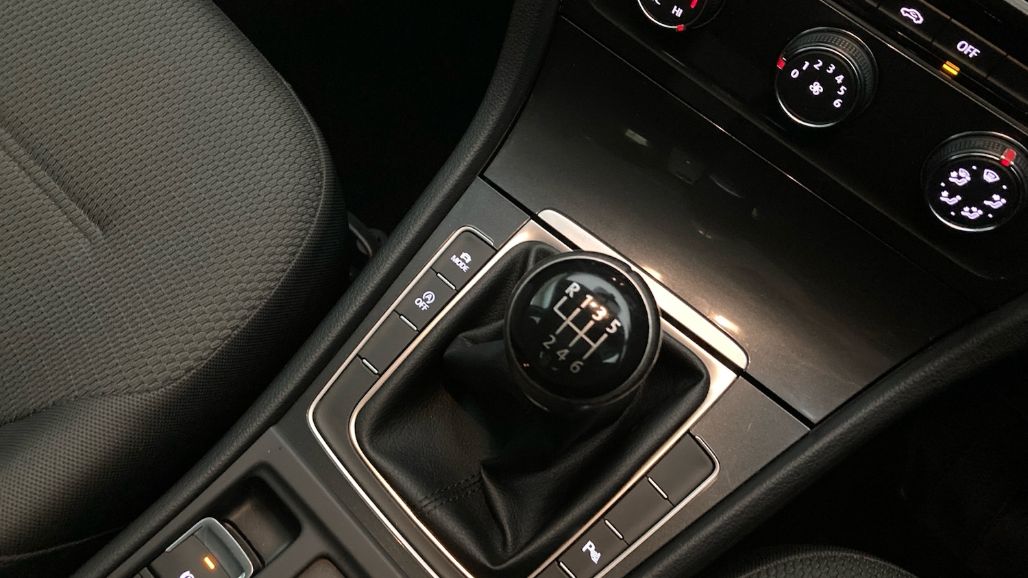 Used Volkswagen Golf 2017 for sale - 77953845: Photo 14