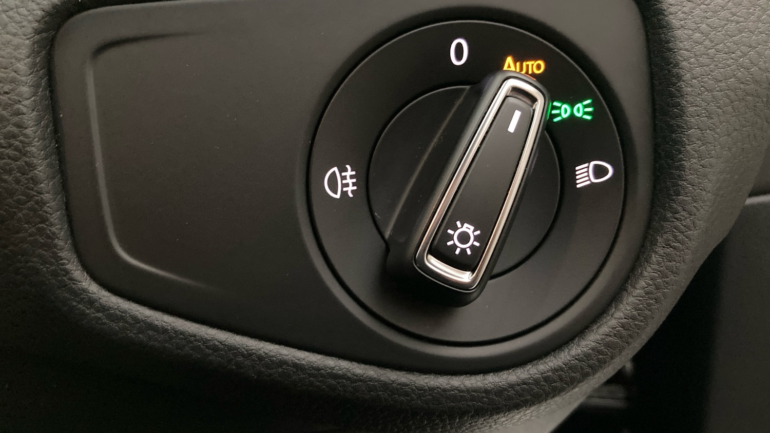 Used Volkswagen Golf 2017 for sale - 77953845: Photo 27