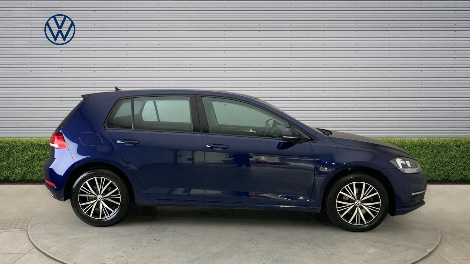 Used Volkswagen Golf 2017 for sale - 77953845: Photo 4