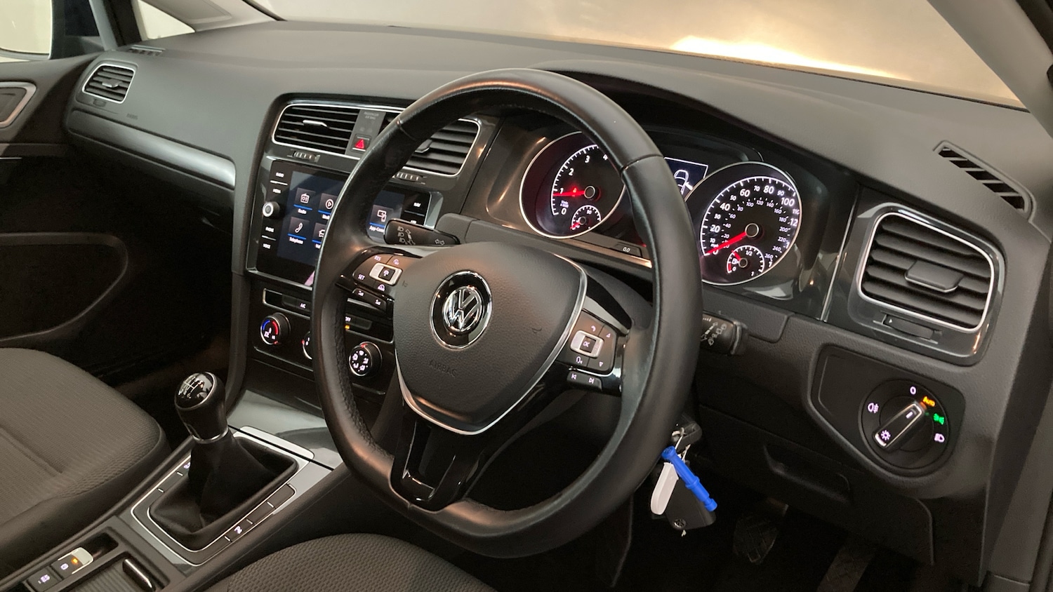 Used Volkswagen Golf 2017 for sale - 77953845: Photo 6