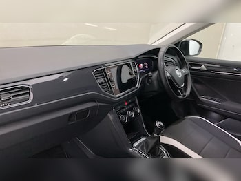 Used Volkswagen T-Roc 2018 for sale - 78257994: Photo