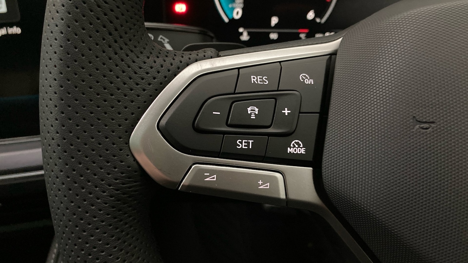 Used Volkswagen Touareg 2025 for sale - 77095653: Photo 17