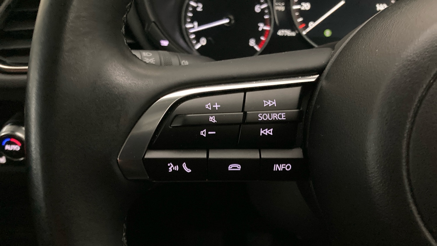 Used Mazda CX-30 2024 for sale - 76720395: Photo 17