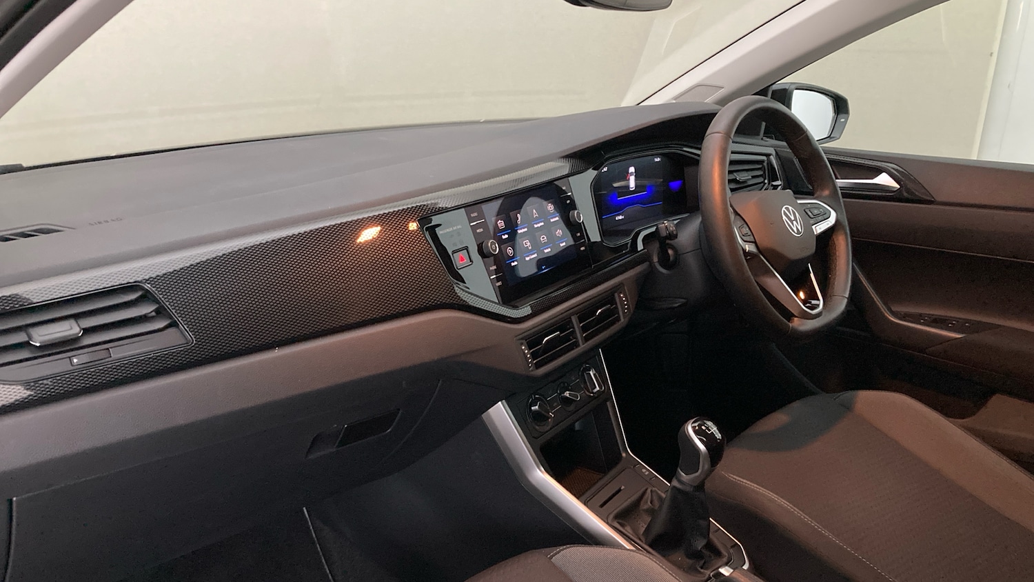 Used Volkswagen Polo 2023 for sale - 76224868: Photo 2