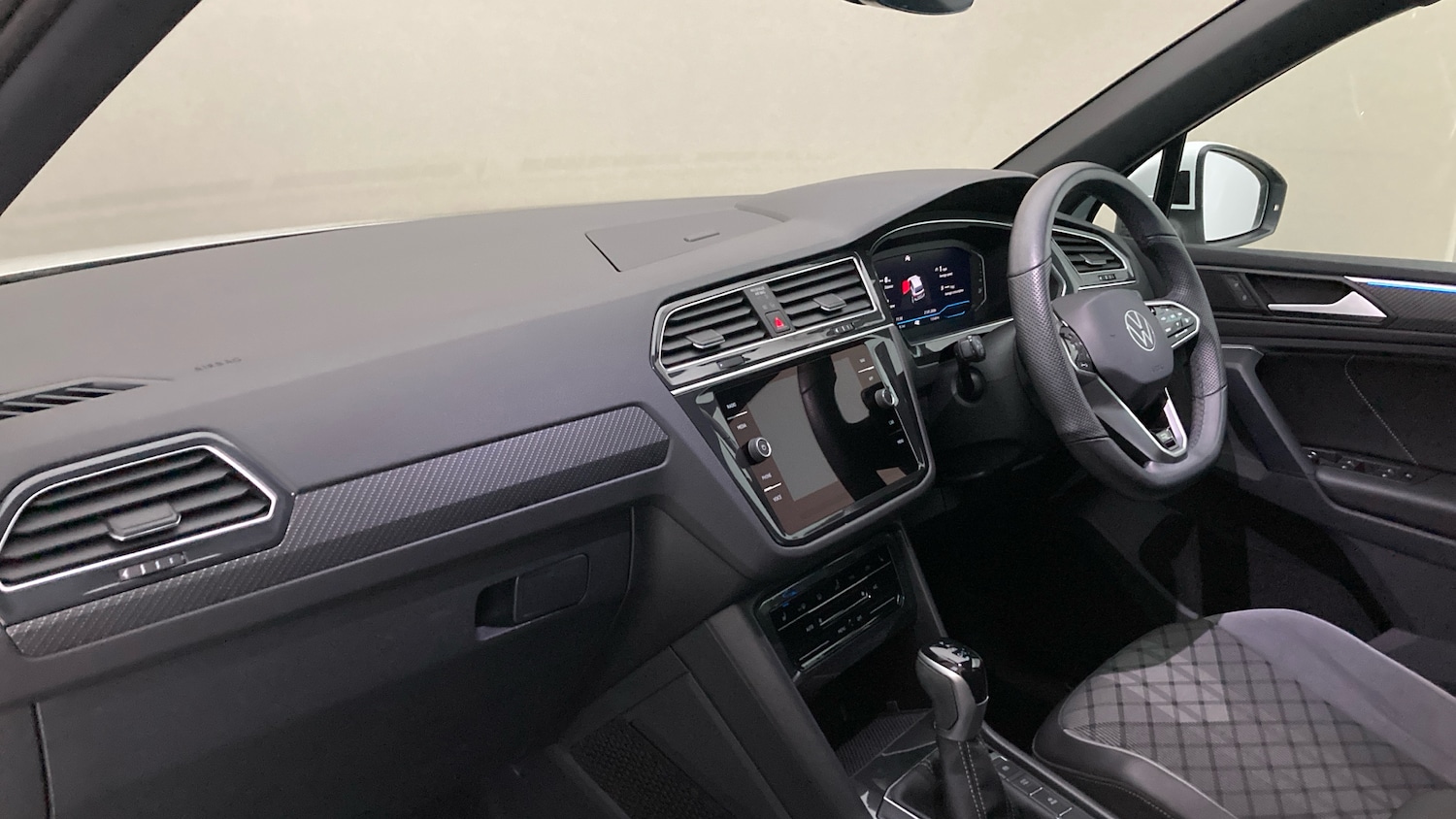 Used Volkswagen Tiguan 2023 for sale - 77365096: Photo 2