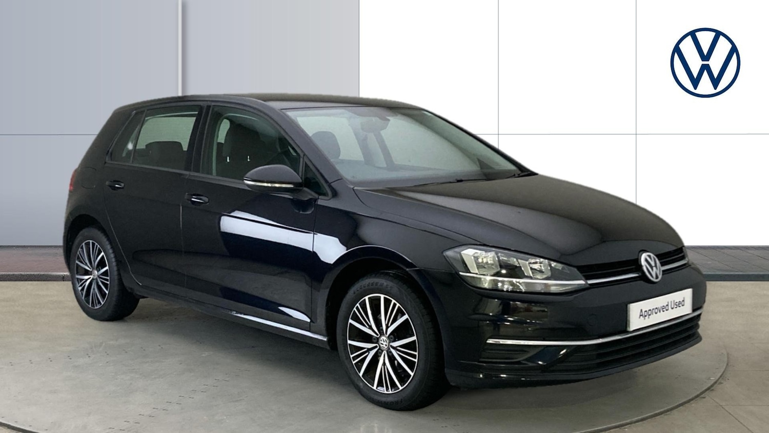 Used Volkswagen Golf 2017 for sale - 76500035: Photo 1